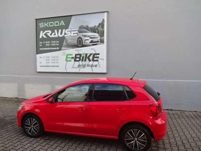 Gebraucht VW Polo Allstar 60 PS (44 kW) 2016 Flashrot Kleinwagen