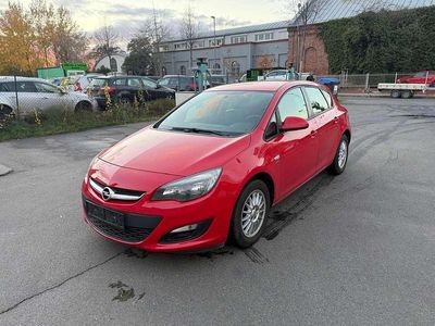 Rot Gebraucht 2013 Opel Astra Active Limousine | 4.700 € (Fairer Preis)