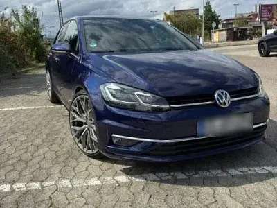 Gebraucht VW Golf VII Highline 150 PS (110 kW) 2018 Blau Limousine