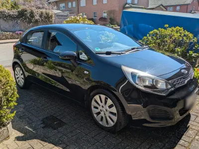 Gebraucht Kia Rio Spirit 109 PS (80 kW) 2011 Schwarz Limousine