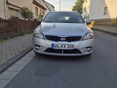 Używany Kia Ceed Vision 116 KM (85 kW) 2011 Szary Hatchback
