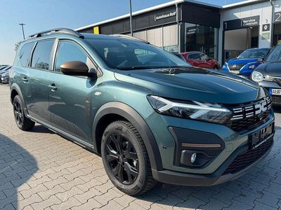 Second-hand Dacia Jogger Extreme 110 CP (80 kW) 2025 Verde Monovolum