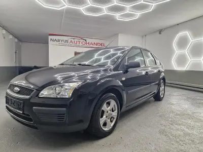 Gebraucht Ford Focus Trend 100 PS (73 kW) 2006 Schwarz Limousine
