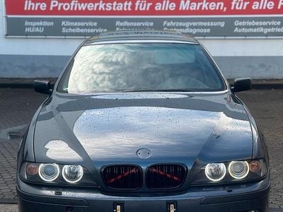 BMW 523