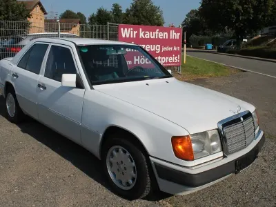 Second-hand Mercedes 200 118 CP (86 kW) 1992 Alb Berlinǎ