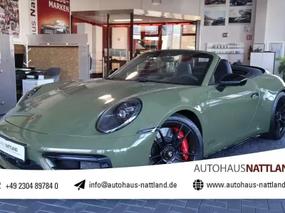 Gebraucht Porsche 911 Carrera Cabriolet 480 PS (353 kW) 2022 Olivgrün Cabrio
