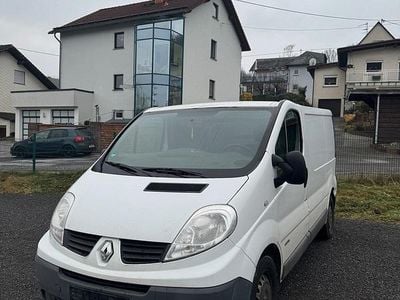 Weiß Gebraucht 2013 Renault Trafic Van / Kleinbus | 3.500 € (Fairer Preis)