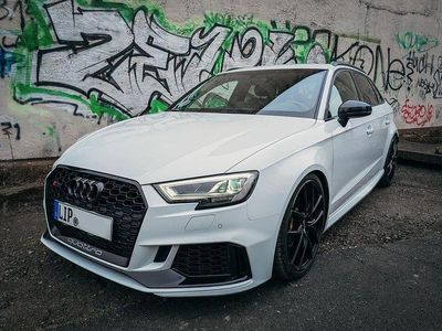 Weiß Gebraucht 2020 Audi RS3 Sport Limousine | 44.000 € (Etwas zu teuer)