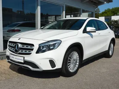 Używany Mercedes GLA180 109 KM (80 kW) 2018 Biały SUV