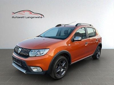 Usata Dacia Sandero Celebration 90 CV (66 kW) 2017 Arancione SUV