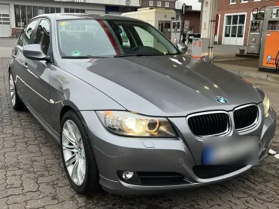 Gebraucht BMW 318 143 PS (105 kW) 2009 Grau Limousine
