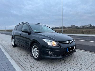 Gebraucht Hyundai i30 90 PS (66 kW) 2011 Schwarz Kombi