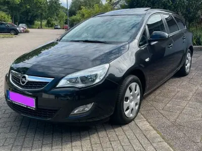 Gebraucht Opel Astra Sport 120 PS (88 kW) 2013 Braun Kombi