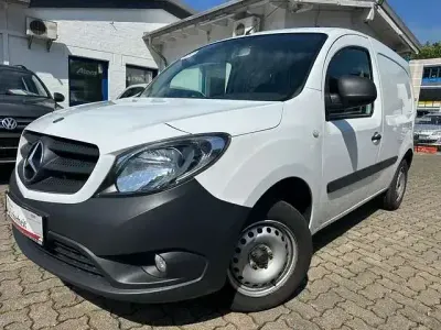 Używany Mercedes Citan 109 90 KM (66 kW) 2019 Biały Minivan