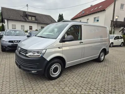 Gebraucht VW Transporter 150 PS (110 kW) 2018 Silber Van