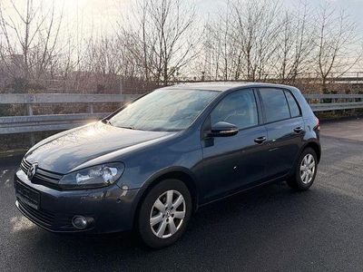 Gebraucht VW Golf VI Team 105 PS (77 kW) 2010 Blau Kleinwagen