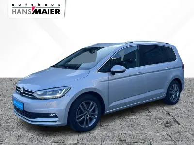 Gebraucht VW Touran Highline 150 PS (110 kW) 2022 Reflexsilber metallic Van / Kleinbus