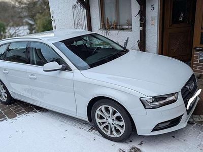 Weiß Gebraucht 2012 Audi A4 Ambition Kombi | 8.300 € (Fairer Preis)