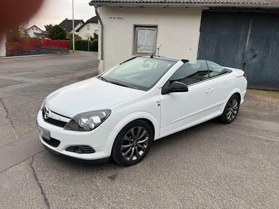 Usata Opel Astra Cabriolet Edition 140 CV (102 kW) 2010 Bianco Cabrio