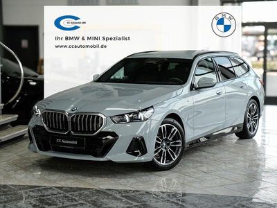 M brooklyn grau Gebraucht 2025 BMW 520 M Sport Kombi | 53.999 € (Superpreis)