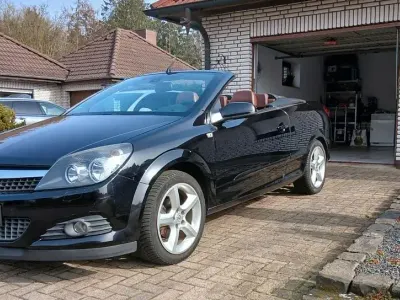 Używany Opel Astra Cabriolet Cosmo 140 KM (102 kW) 2008 Czarny Kabriolet