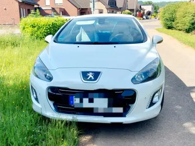 Gebraucht Peugeot 308 CC Roland Garros 163 PS (119 kW) 2012 Weiß Cabrio