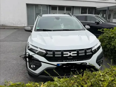 Gebraucht Dacia Sandero Stepway 100 PS (73 kW) 2023 Weiß Limousine