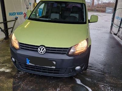 Grün Gebraucht 2011 VW Caddy Maxi Van / Kleinbus | 13.500 € (Teuer)