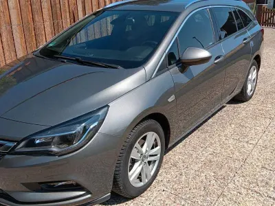 Gebraucht Opel Astra Edition 150 PS (110 kW) 2016 Grau Kombi