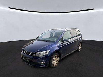 Second-hand VW Touran Active 150 CP (110 kW) 2022 Albastru Monovolum