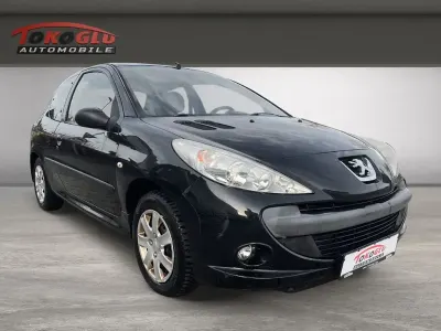 Usata Peugeot 206 Basis 75 CV (55 kW) 2010 Nero Berlina