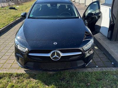 Gebraucht Mercedes A250 160 PS (117 kW) 2021 Schwarz Limousine