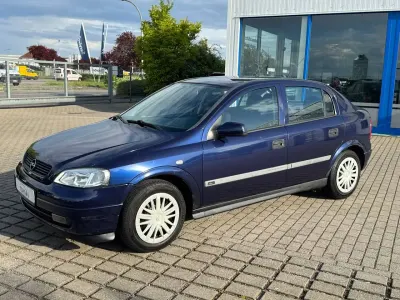 Używany Opel Astra Edition 75 KM (55 kW) 2000 Niebieski Sedan/Limuzyna