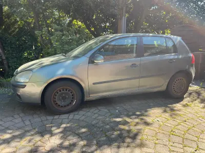 Brugt VW Golf V 75 HK (55 kW) 2004 Grå Hatchback
