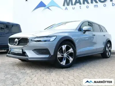 Gebraucht Volvo V60 CC Plus 197 PS (144 kW) 2024 Grau Kombi