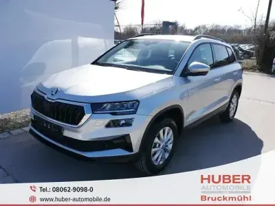 Gebraucht Skoda Karoq Plus Edition 150 PS (110 kW) 2025 Brilliant silver metallic SUV