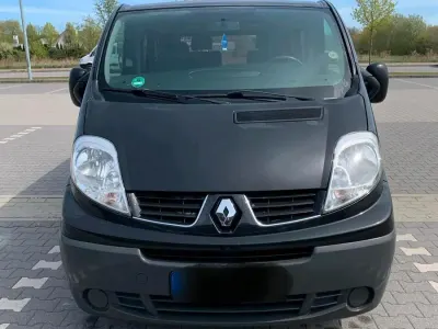 Begagnad Renault Traffic 136 HK (100 kW) 2010 Svart Minibuss