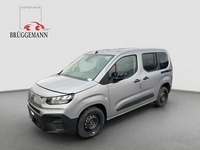 Neu Fiat Doblò 131 PS (96 kW) 2026 Grau Van / Kleinbus