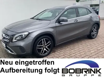 Gebraucht Mercedes GLA200 Urban 136 PS (100 kW) 2018 Grau SUV