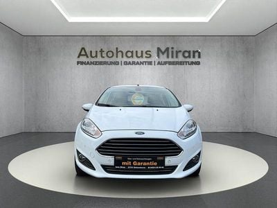 Gebraucht Ford Fiesta Celebration 101 PS (74 kW) 2017 Weiß Limousine