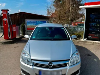 Gebraucht Opel Astra 116 PS (85 kW) 2009 Grau Limousine