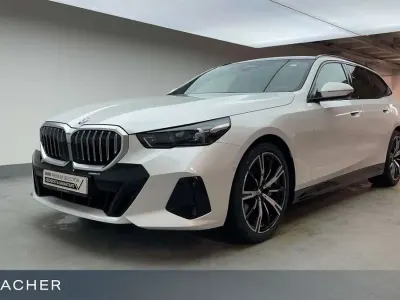 Gebraucht BMW 540 Comfort Edition 286 PS (210 kW) 2025 Mineralweiß metallic Kombi