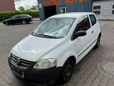 Gebraucht VW Fox 69 PS (50 kW) 2009 Weiß Kleinwagen