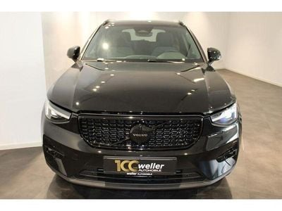 Neu Volvo XC40 Plus 197 PS (144 kW) 2025 Schwarz SUV