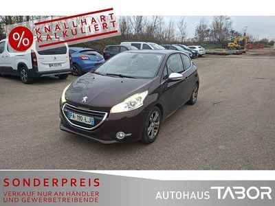 Lackierung rot schwarz/metalli Gebraucht 2012 Peugeot 208 Allure Kleinwagen | 3.885 € (Fairer Preis)