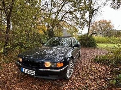 BMW 728
