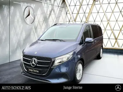 Używany Mercedes V220 Style 163 KM (119 kW) 2024 Niebieski Minivan