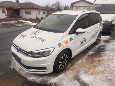 Weiß Gebraucht 2022 VW Touran Active Van / Kleinbus | 16.500 € (Superpreis)