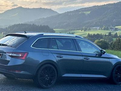 Gebraucht Skoda Superb Style 150 PS (110 kW) 2019 Grau Kombi