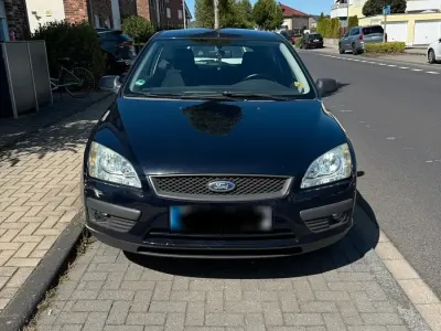 Gebraucht Ford Focus 101 PS (74 kW) 2003 Schwarz Kombi